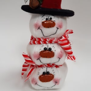 stacked snowmen decoration, snowmen, snowman decor, snowman decoration, primitive snowmen, Christmas snowmen decoration, Christmas decor