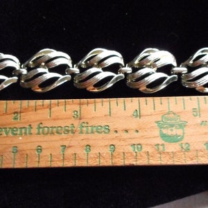 CORO Vintage Silver Tone Swirl Link Bracelet image 4