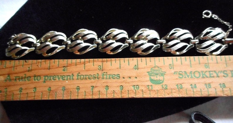 CORO Vintage Silver Tone Swirl Link Bracelet image 4