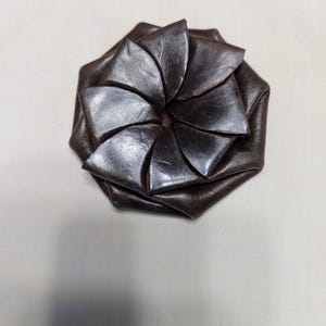 Chocolate Brown Distressed Leather Shiney Acrylic Finish Vintage Style Petal Pinwheel Pull Squeeze Coin Purse