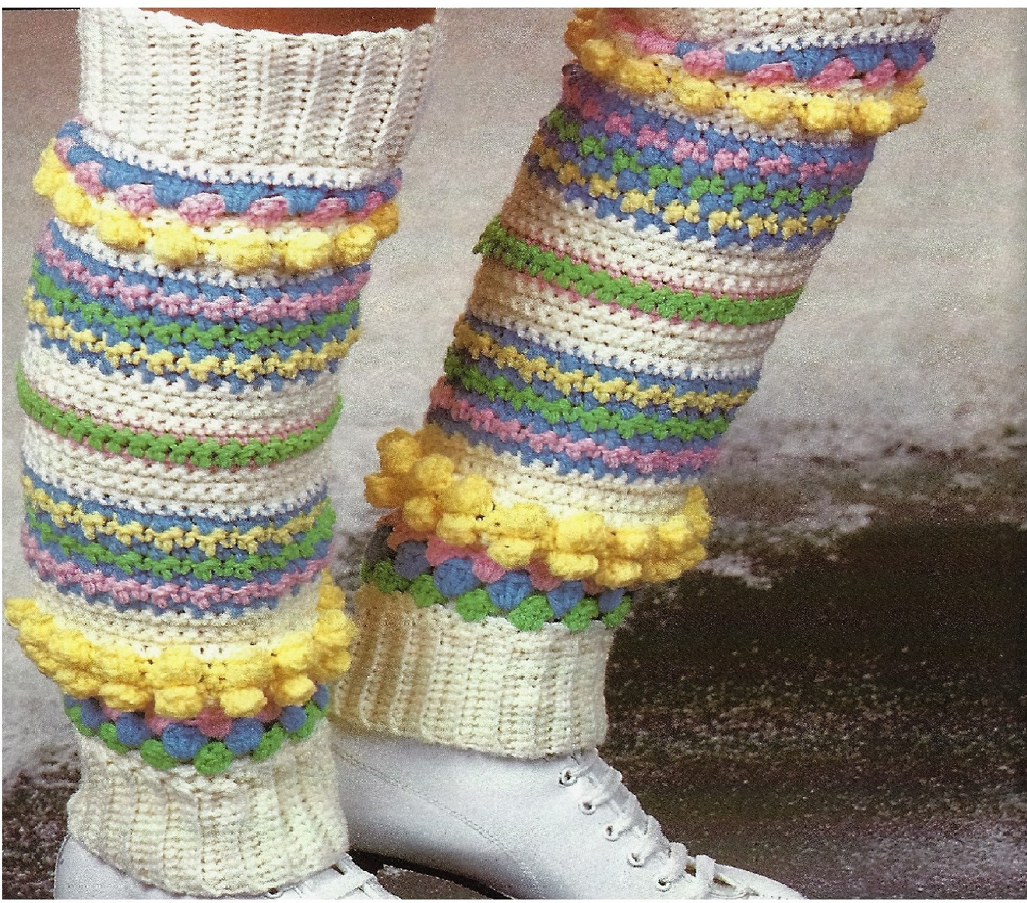 35 Crochet Leg Warmers Patterns for Retro, Cozy, and Statement Style 29 Crochet Leg Warmers Knee Leggings Boot Cuff