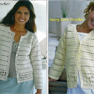 Può includere: Due cardigan all'uncinetto, uno di colore beige chiaro e l'altro di colore crema. Entrambi i cardigan hanno un design semplice a punto aperto e una chiusura con bottoni.