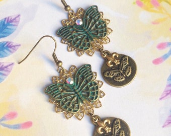 Pair of earrings the butterflies