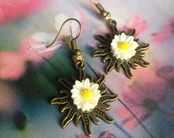 Paire de boucles d'oreilles soleil coeur fleuri