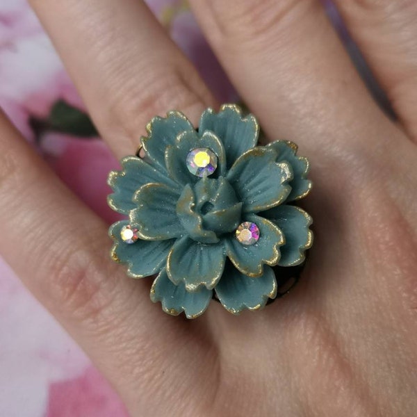 Blue-grey peony flower ring