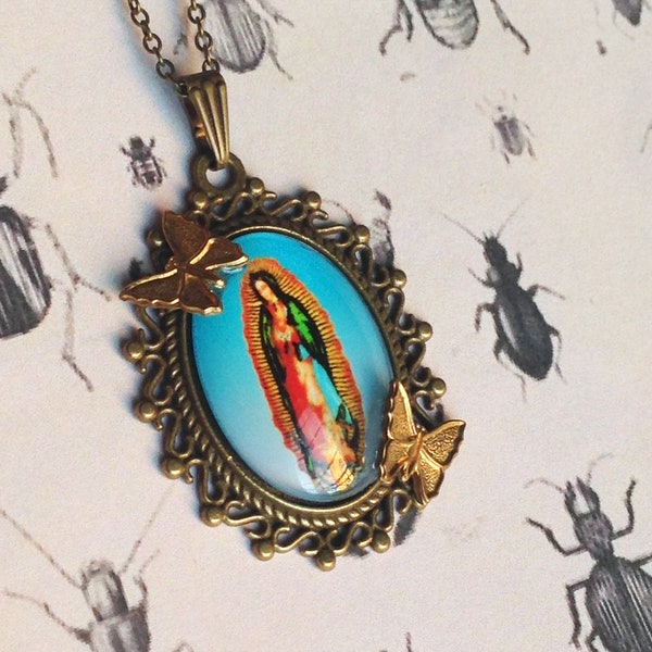 Collier pendentif camée vierge de guadalupe