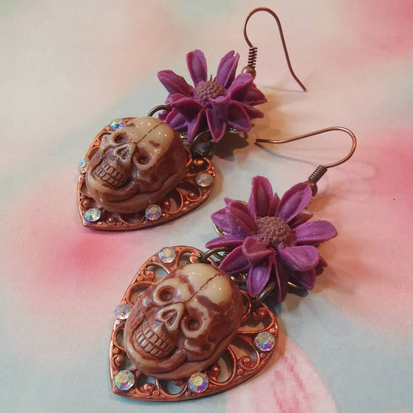 Paire de boucles d'oreilles crâne death head fleurs bohème mexicain romantique gothique cœur brillante