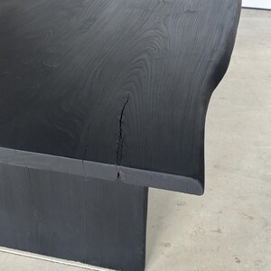 Mesa de comedor moderna negra – Mesa de comedor arquitectónica de madera maciza / Mesa de lujo artesanal / Fabricada bajo pedido imagen 4