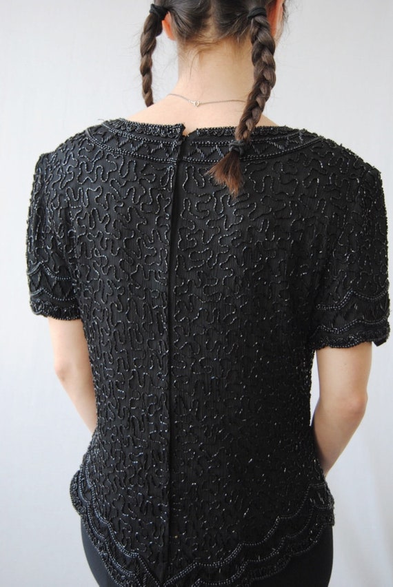 80s beaded silk top with sweetheart neckline and … - image 10