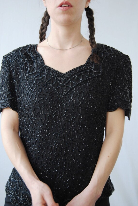 80s beaded silk top with sweetheart neckline and … - image 6
