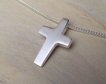 Kruis "Pirmin" - zilveren hanger met lerenband