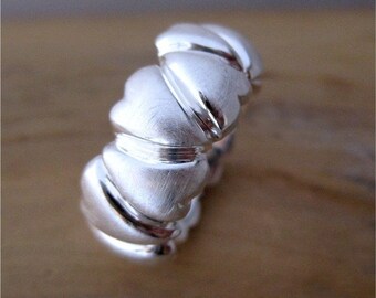 Anillo "Cuore", plata de ley 925, anillo de banda de corazones, anillo de plata pesado con corazón