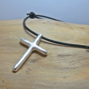 Croix en argent Francis avec lanière en cuir, grande croix en argent image 4