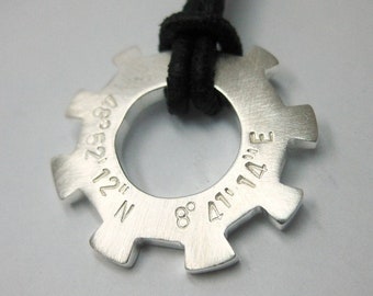 Skipper L “ personalized silver pendant