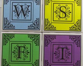 Fliesenuntersetzer - Initialen - 4er Set - (2 Sets kaufen - 1 Set kostenlos erhalten) Untersetzer Set, Keramik, Personalisiert, Untersetzer, Marmor