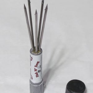 6&quot; Spearfishing Tip (No pole included)  Screws on to any standard pole or exention pole.  5 steel paralyzer head prongs w/barbs.
