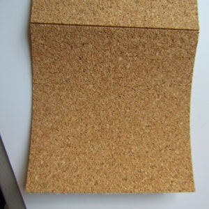 55 pezzi - Quadrati di sughero autoadesivi da 4" x 4" per sottobicchieri. (Per sottobicchieri da 4" o più piccoli) Piastrelle di ceramica - Pietra naturale - Sottobicchieri di legno