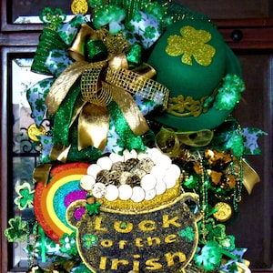 Handmade St. Patrick&#39;s Day Teardrop Swag: Leprechaun, Pot of Gold, Clover