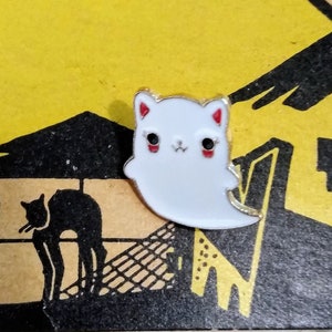 GHOST CAT PIN, Samhain Decoration, Spooky Enamel Pins, Cute Animal, kawaii, Backpack Pin, Pins for Jeans and Shoes