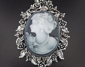 CAMEO BROOCH, Sparkling Rhinestones, Pearl Gray, Silver Floweretes