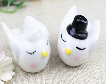 LOVE BIRDS, Salt and Pepper Shakers, Happily Ever After, Bride and Groom Set, Adorable Mid Century Inspired Design