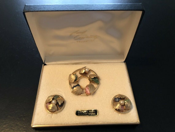 FLOWERED CIRCLE Brooch Earrings Set, Sarah (Lady)… - image 3