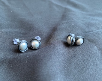 White Pearl and Black Niobium Stud Earrings