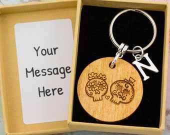 Couple Keyring, Sugar Skull Keychain, Wooden Keyring, Day Of The Dead Charm, Wedding Gift, Wood Anniversary Gift, Alternative Couple, Love