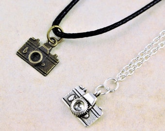 Camera Necklace, Photography Jewellery, Vintage Fashion, Travel Jewelry, Photographer Gift, Camera Charm, Silver Or Bronze