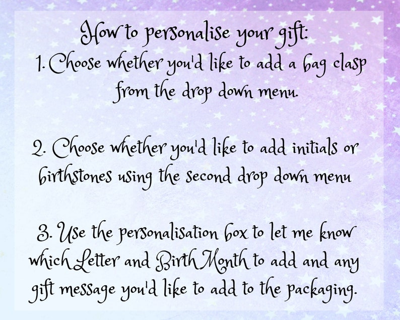 Puede incluir: Una gu&iacute;a de texto sobre c&oacute;mo personalizar un regalo. La gu&iacute;a incluye instrucciones sobre c&oacute;mo agregar un broche de bolsa, iniciales o piedras de nacimiento a un regalo. Tambi&eacute;n explica c&oacute;mo agregar un mensaje personalizado al empaque.