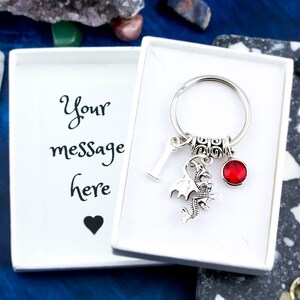 Porte-clés dragon, cadeau personnalisé, porte-clé fantastique, breloque en argent, cadeau geek, cadeaux médiévaux, cadeau DM, cadeau pour amoureux des dragons, bas de Noël