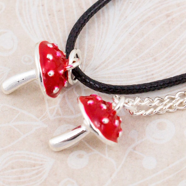 Mushroom Necklace, Cottagecore Jewellery, Toadstool Necklace, Cute Necklace, Goblincore Jewelry, Red Fly Agaric Pendant, Fairycore Jewelry