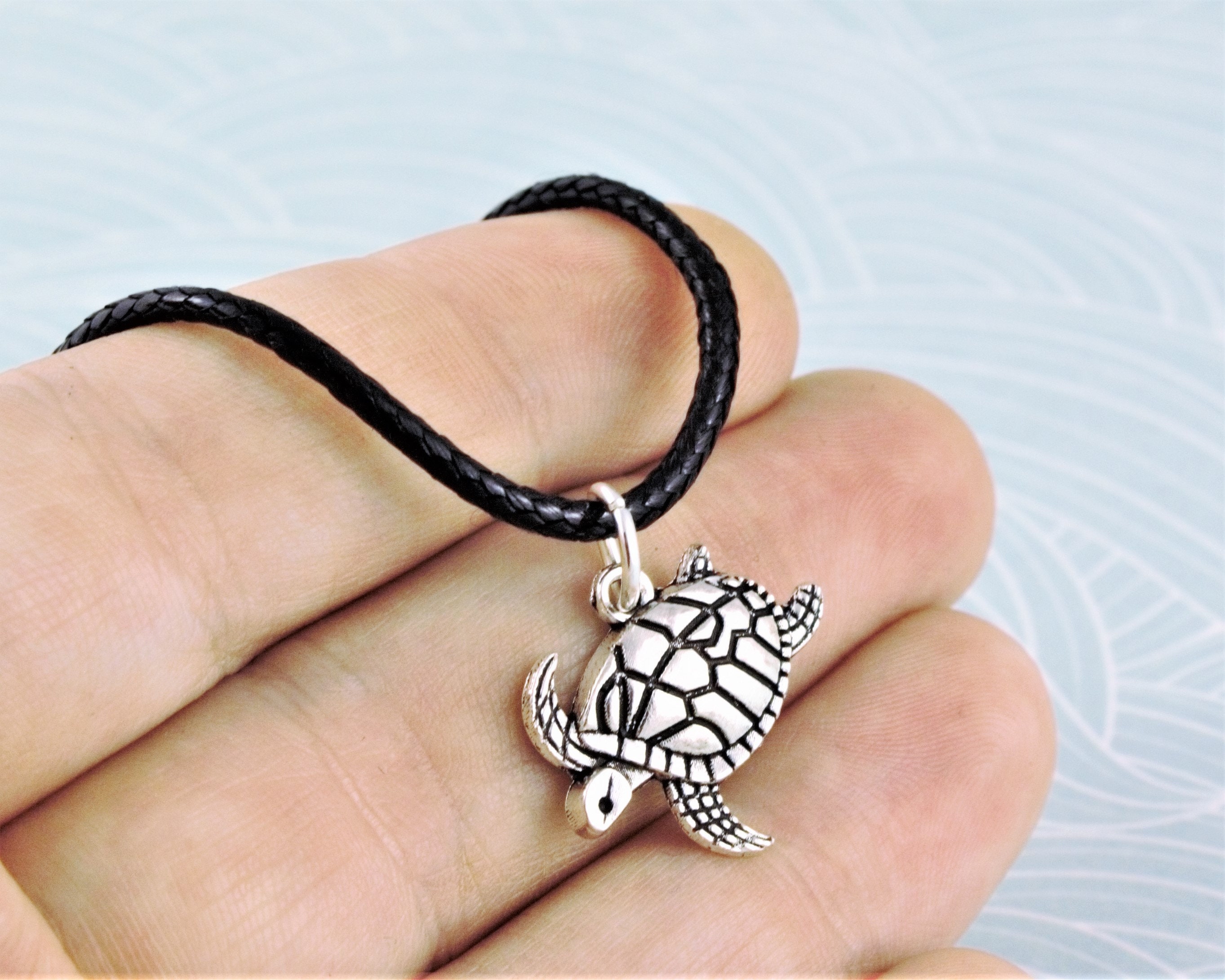 Amazon.com: Hawaiian Honu Sea Turtle Bone Pendant Necklace : Clothing,  Shoes & Jewelry