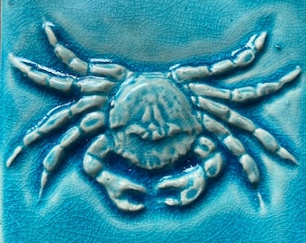 4"keramische zeekrabtegel in craqueléblauw"