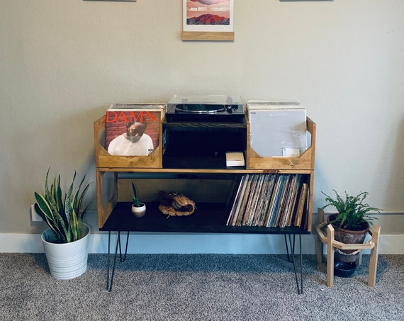 Deluxe Vinyl Display Turn Table Station With Bookshelf Style Storage // Enjoy your Collection of 500 Records // Stylish Kallax Alternative