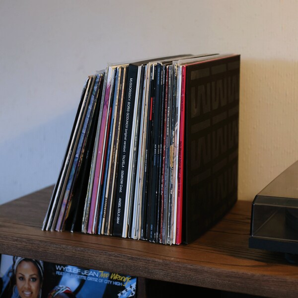 Le présentoir en vinyle le plus minimaliste de tous les temps.