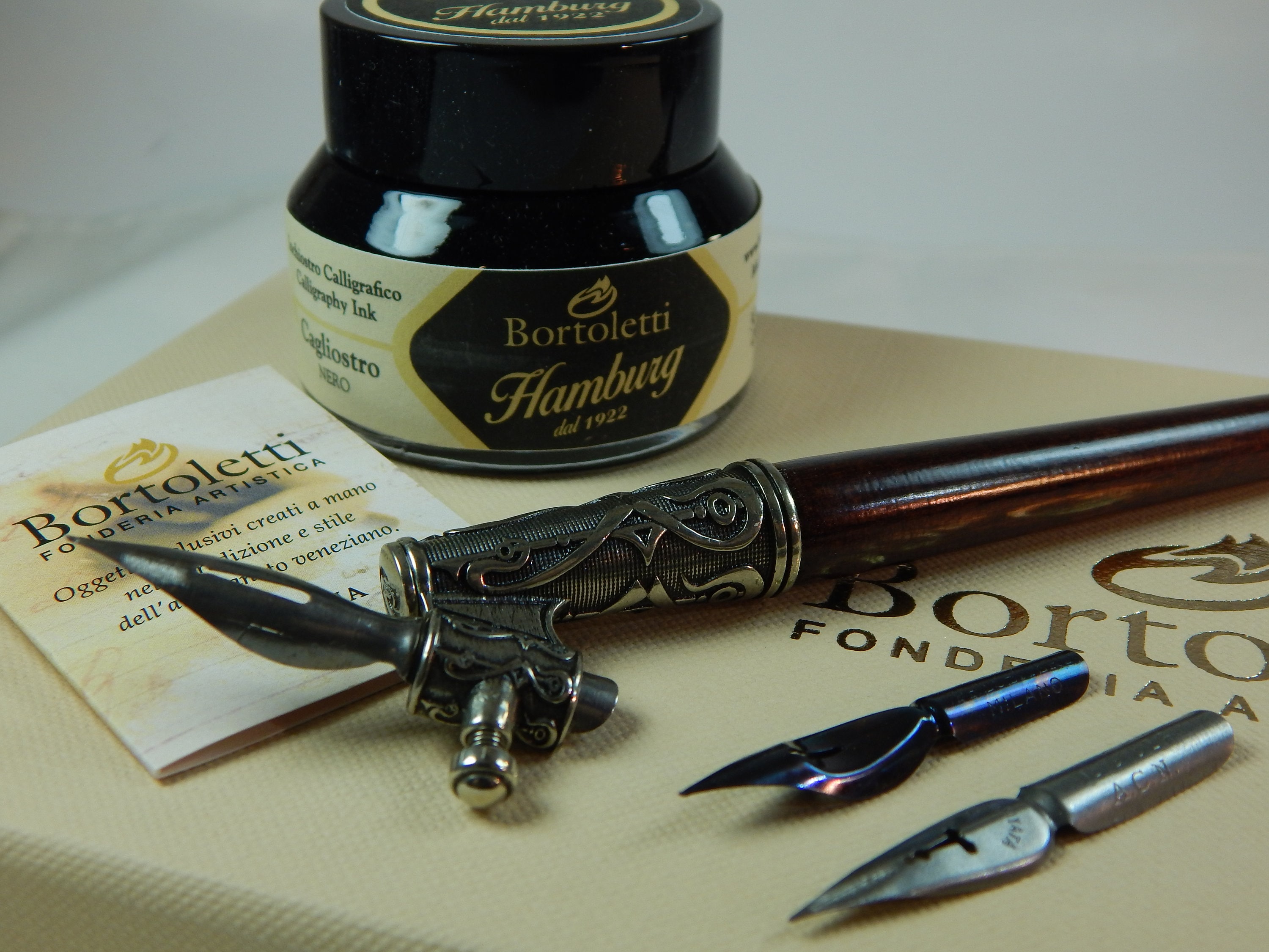 Calligraphy Black Wood Pen and Oblique Pen Gift Set