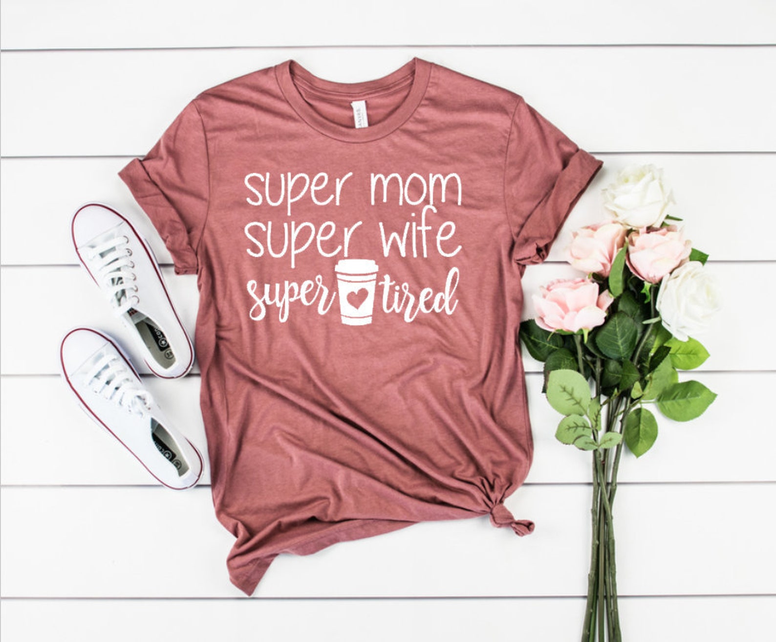 Mom i tired can i sleep. Дочь маминой подруги футболка. Be yourself футболка. Футболка mother для девочек. Хелло мама футболка.