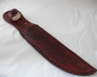 Gran funda de cuchillo de cuero con herramientas a mano con un diseño de oso Hecho en Montana