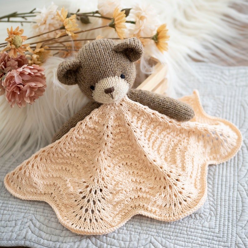 Amigurumi knit baby snuggle buddy Sweet cuddly knit teddy bear snuggle blanket image 6