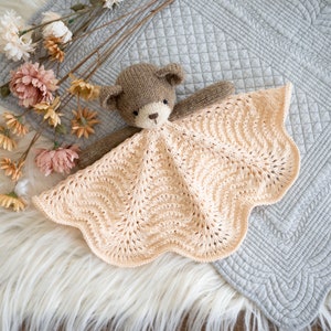 Amigurumi knit baby snuggle buddy Sweet cuddly knit teddy bear snuggle blanket image 2