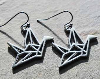 Pendientes de grulla de origami - Pendientes geométricos - Pendientes de pájaro de papel - Joyería moderna inspirada en la naturaleza - Pendientes colgantes de plata - Pendientes de gancho de acero inoxidable