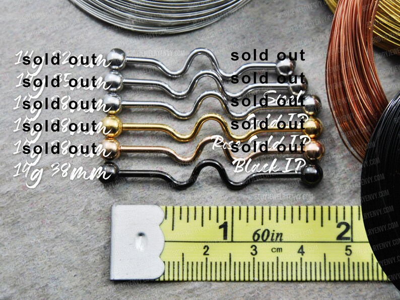 Opalitpärlad trådlindad industriell stång, svart IP 14g 38 mm 316L kirurgiskt stål, opaliserande opalpärlad vågig broskstång bild 3