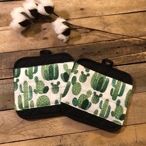 Set of 2 cactus pot holder