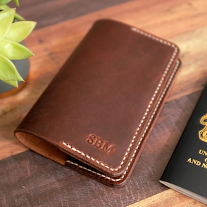 Étui pour passeport en cuir personnalisé, Étui pour passeport, Étui pour passeport, Étui en cuir, Cadeaux pour elle, Cadeaux pour lui, Cadeau de mariage