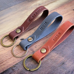 Porte-clés / porte-clés en cuir italien personnalisé, première maison, cadeau de pendaison de crémaillère, fête des pères