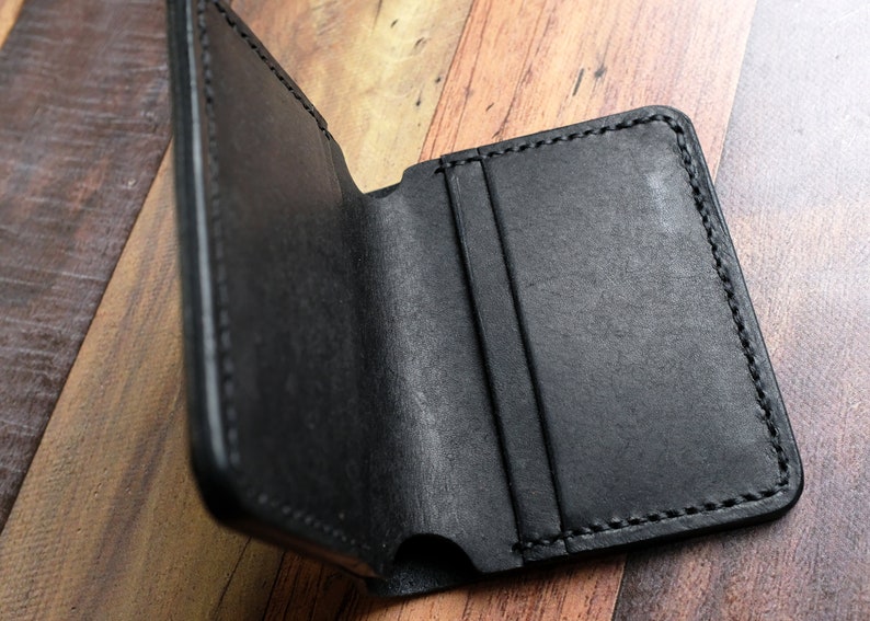 Cartera de cuero negra personalizada, tarjetero plegable hecho a mano, regalo para padrinos de boda, día del padre imagen 3