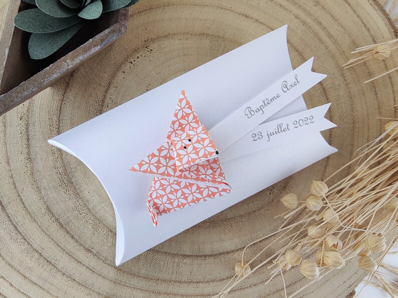 Boîte à dragées coussin renard en origami papier orange cadeau de remerciement invités anniversaire, baptême, mariage image 2