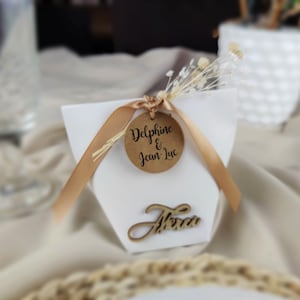 Wedding favor box, dried flowers, personalized label, wooden thank you, birthday wedding guest gift, baptism, country