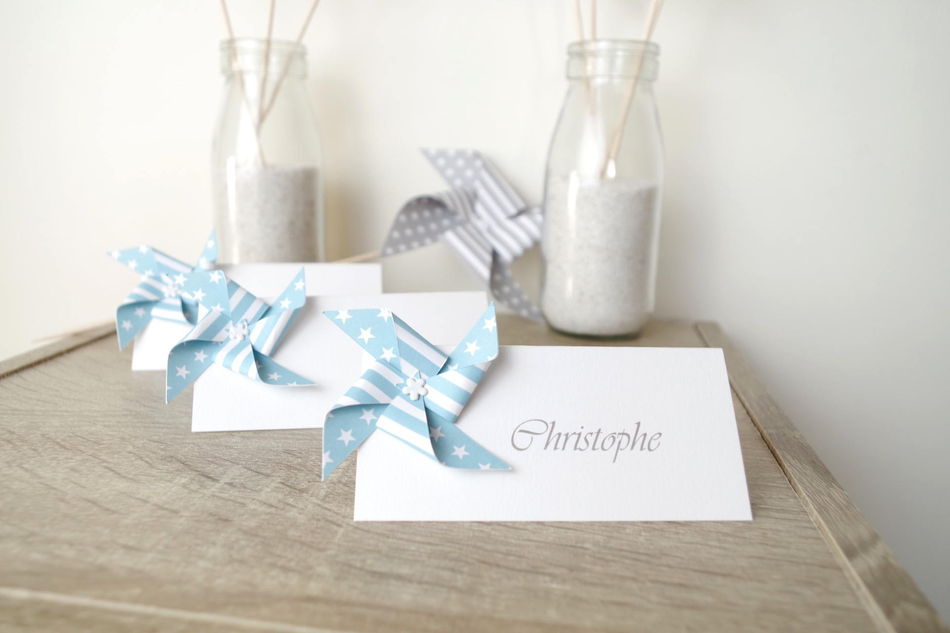 Marque Place Moulin à Vent Motif Rayé/Étoile Bleu Ciel Pour Décoration de Table Mariage - Baptême